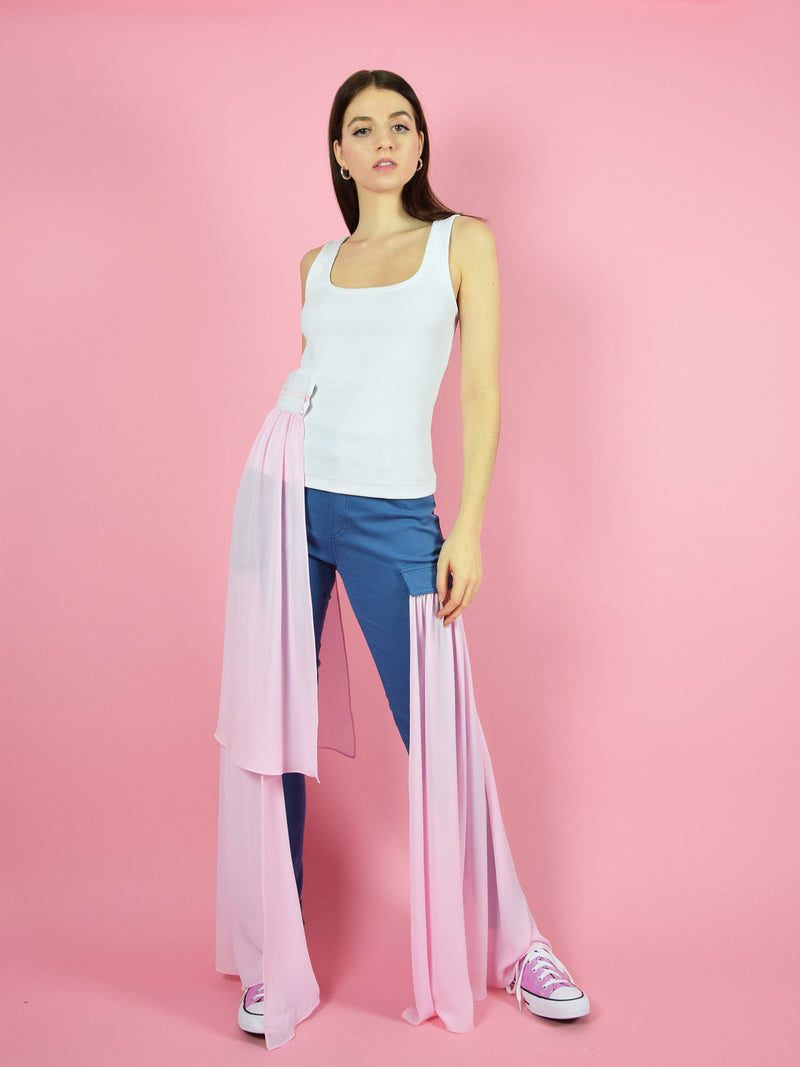Amazing outfit by blonde gone rogue - the summer breeze tank top in white with a detachable pink veil and the wildflower skinny jeans with pink veils.